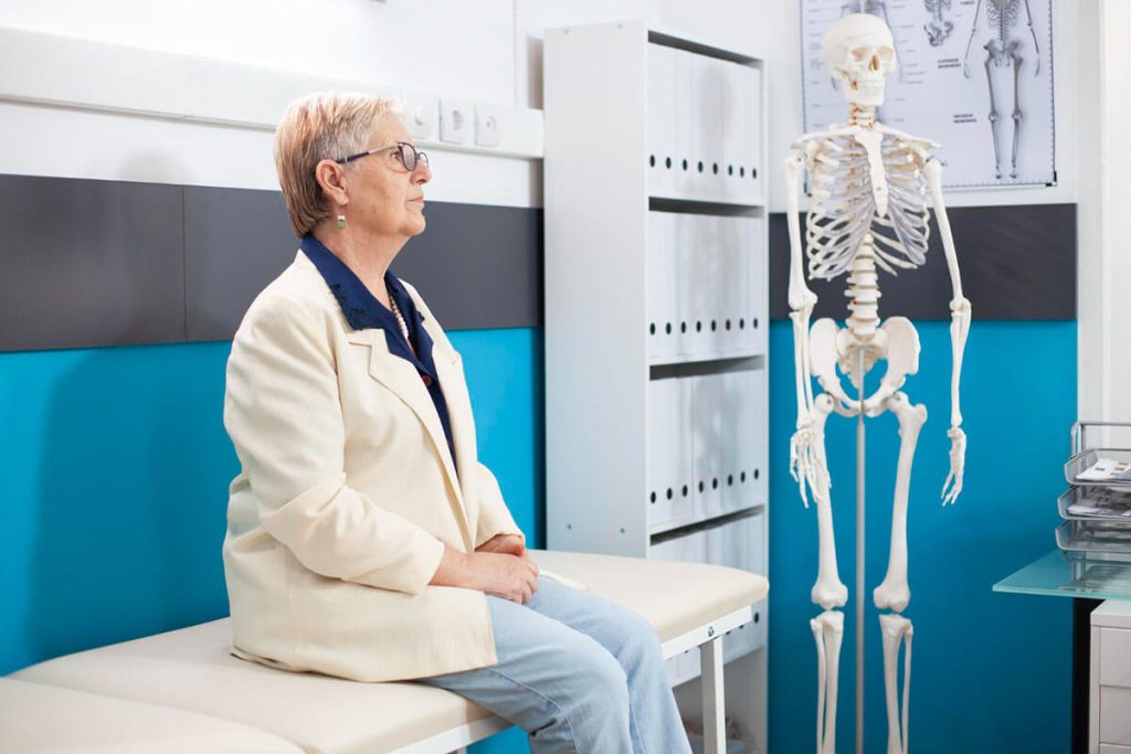 obluzowanie endoprotezy stawu biodrowego